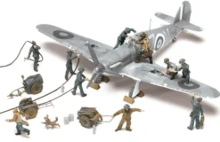 Airfix 1/48 WWII RAF Ground Crew with Equipment