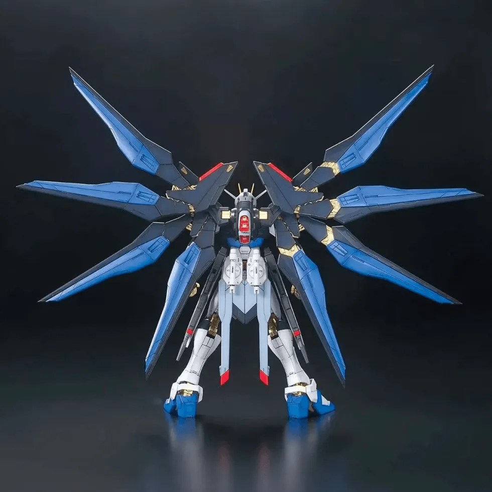 Bandai Gundam Master Grade (MG) 1/100 ZGMF-X20A Strike Freedom Gundam (Full Burst Mode)