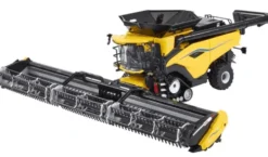 Britains 1/32 New Holland CR11 Combine Harverster Diecast Model