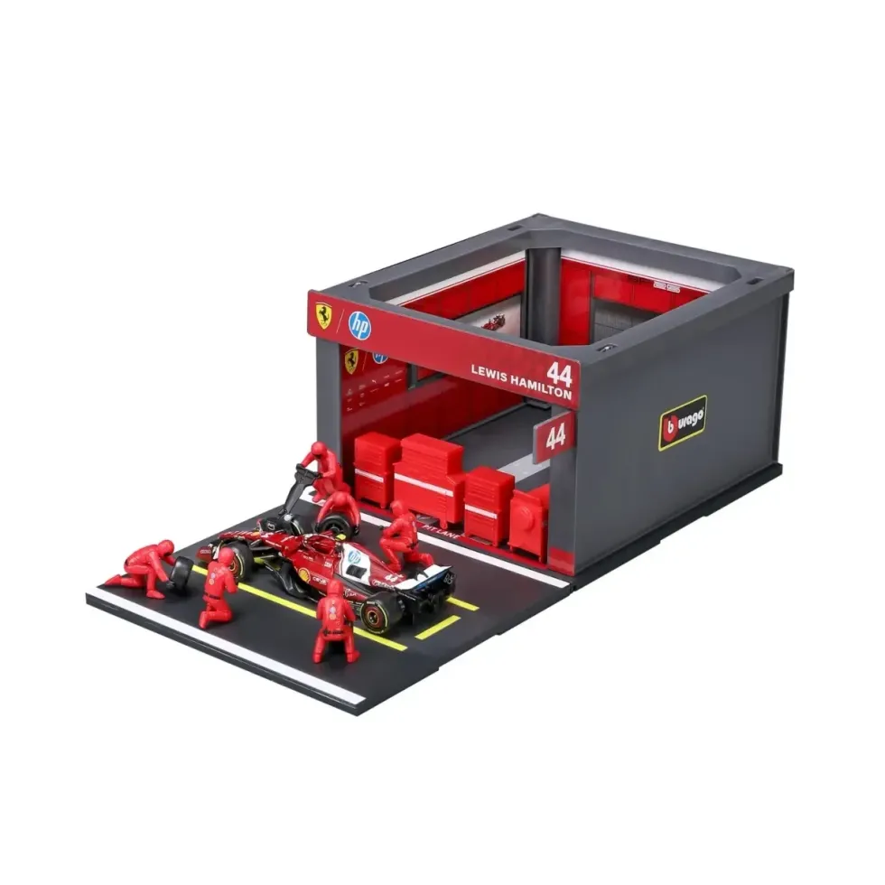Burago 1/43 F1 Ferrari SF-25 2025 Pit Pass Diorama - Lewis Hamilton