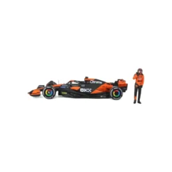 Burago 1/24 F1 McLaren MCL38 2024 With Piastri Figure Diecast Model