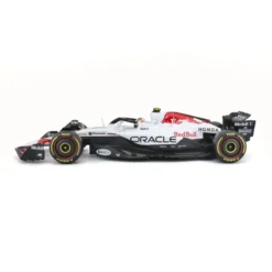 Burago 1/18 F1 Red Bull Racing RB21 Japan GP 2025 with Driver Helmet - Yuki Tsunoda