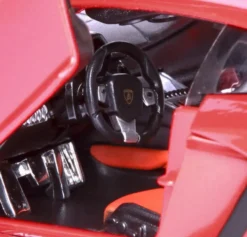 Burago 1/18 Lamborghini Aventador LP 700 4 Diecast Model