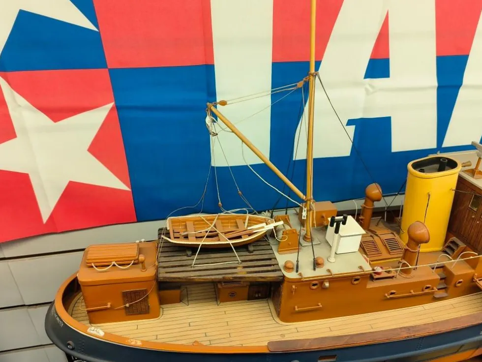 Caldercraft Cumbrae Clyde Pilot Ready Built Model Boat
