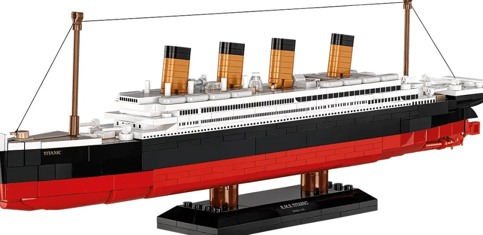 Cobi R.M.S Titanic