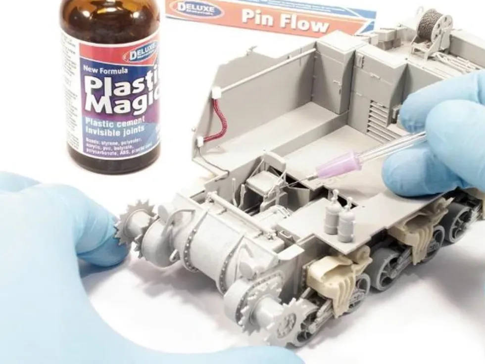 Deluxe Materials Pin Flow Adhesive Applicator