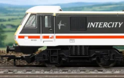 Hornby RailRoad: BR - Intercity Class 90 - 'Royal Scot' 90001