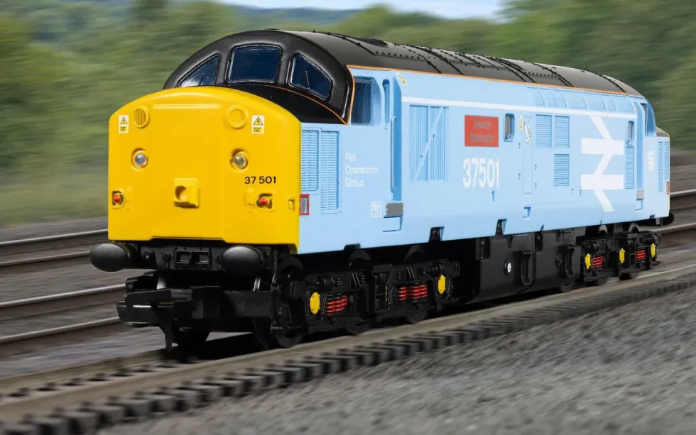 Hornby RailRoad: Class 37 37501 Teesside Steelmaster - British Steel