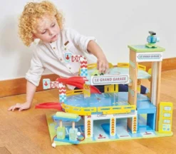 Le Toy Van Grand Garage Wooden Toy Garage