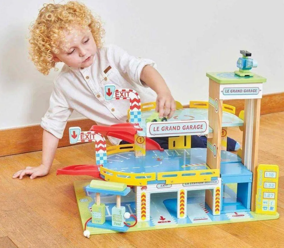 Le Toy Van Grand Garage Wooden Toy Garage