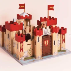 Le Toy Van Lion Heart Wooden Toy Castle