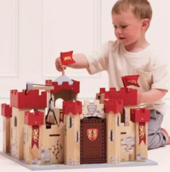 Le Toy Van Lion Heart Wooden Toy Castle