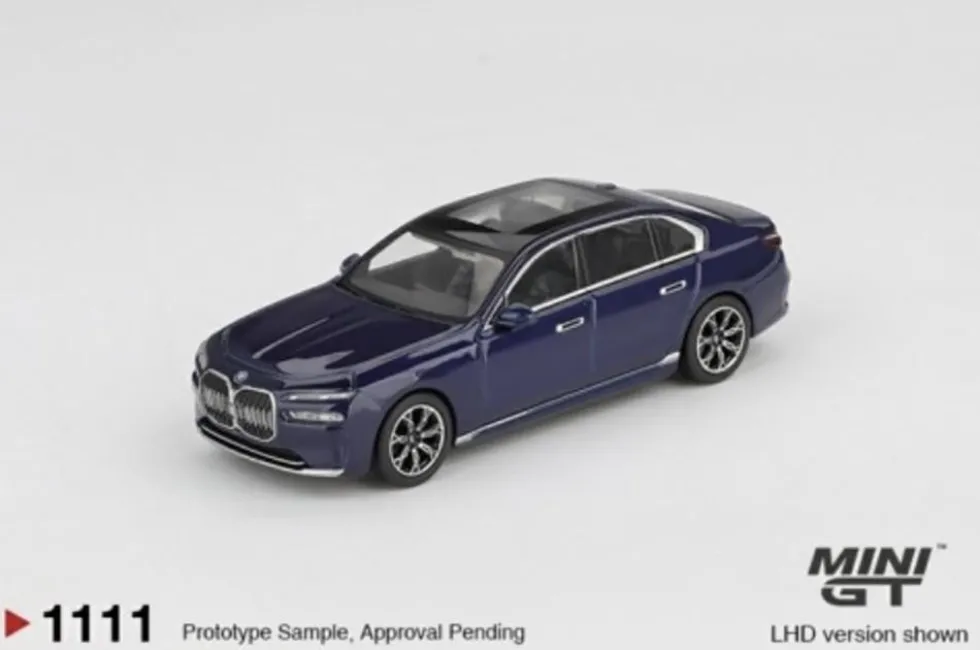 Mini GT 1/64 BMW i7 xDrive60 Tanzanite Blue Metallic