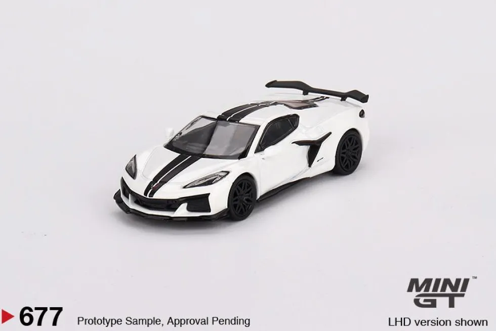 Mini GT 1/64 Chevrolet Corvette Z06 2023 Arctic White (RHD)