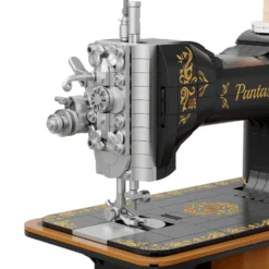 Pantasy Retro: Antique Hand Crank Sewing Machine