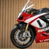 Pocher 1/4 Ducati Superbike 1299 Panigale V2 Superquadro Final Edition