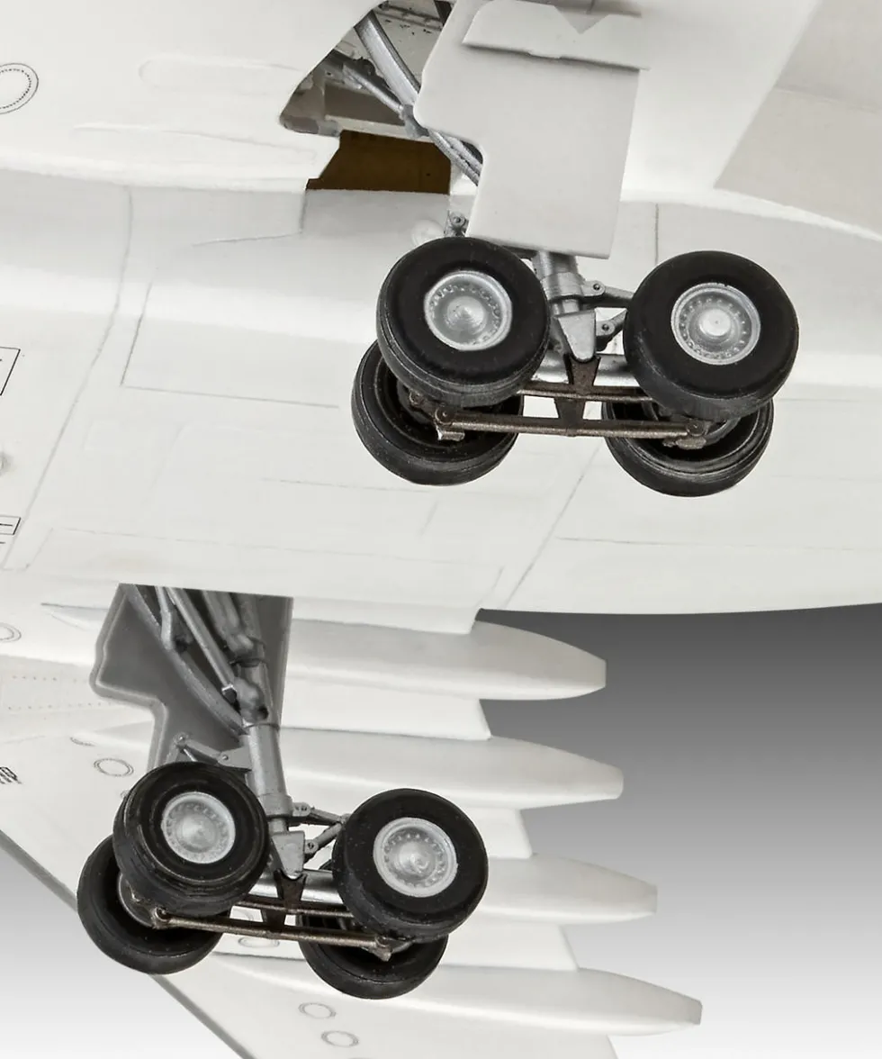 Revell 1/144 Airbus A330-300 Lufthansa New Livery Model Kit