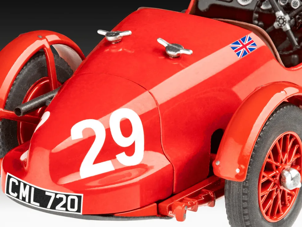 Revell 1/32 Aston Martin Ulster Starter Set (Revell Classics)