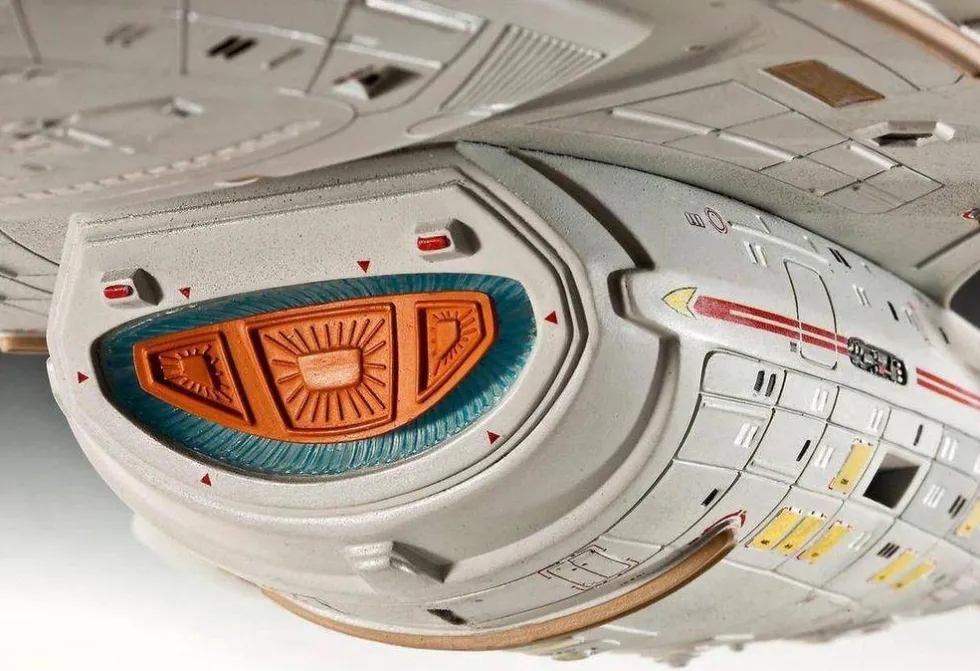 Revell 1/670 USS Voyager NCC-74656