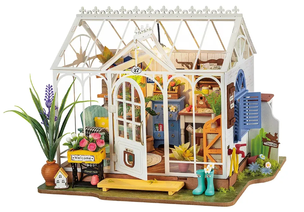 Rolife Dreamy Garden House Wooden Diorama Kit