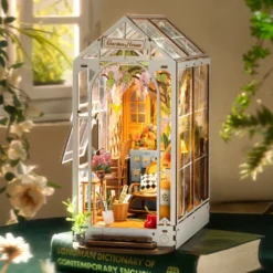 Rolife Holiday Garden House 3D Creative Bookend