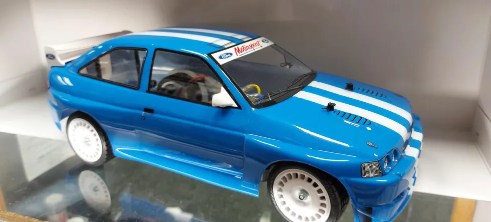 Tamiya RC Ford Escort Cosworth 1998 TT-02 Model Kit