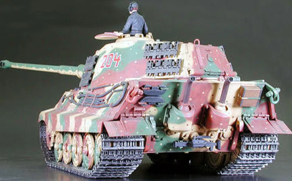 Tamiya RC 1/16 King Tiger Full Option Model Tank Kit