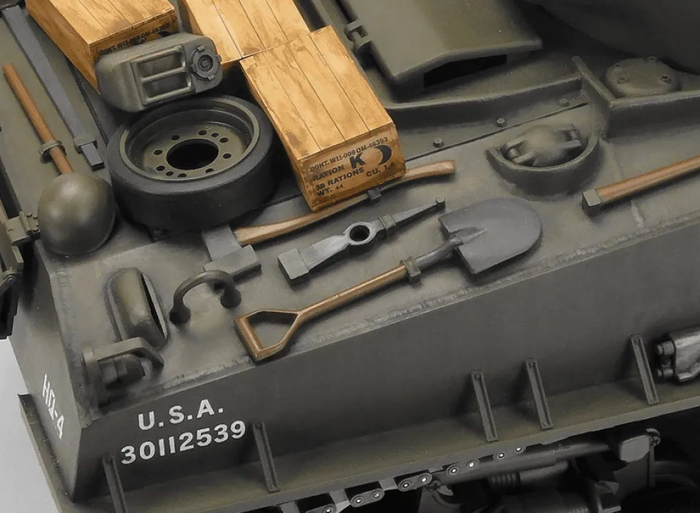 Tamiya RC 1/16 M4A3(105) HVSS Sherman 105mm Howitzer Kit