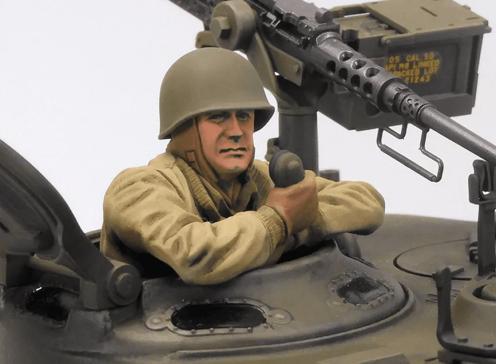 Tamiya RC 1/16 M4A3(105) HVSS Sherman 105mm Howitzer Kit
