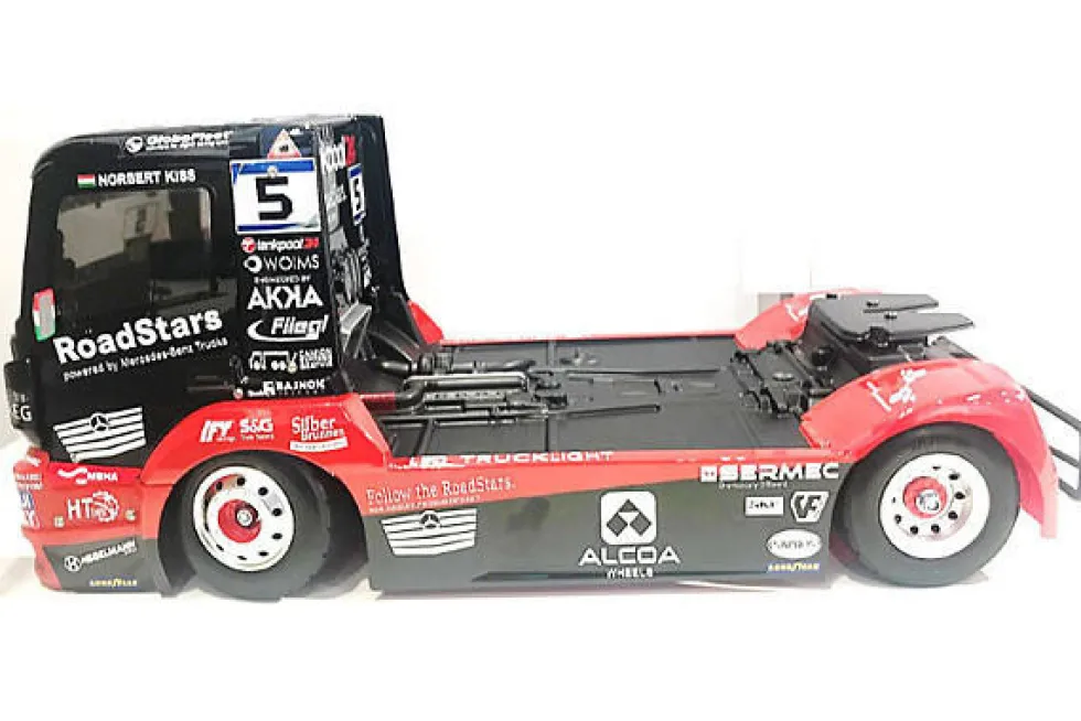 Tamiya RC 1/14 Tankpool24 Mercedes Actros TT-01E Model Kit