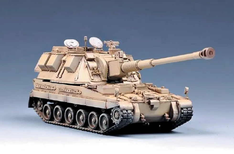 Trumpeter 1/72 AS90 Self-Propelled Howitzer